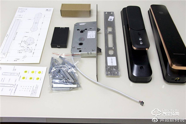 3D人臉識別開門,給家全方位守護:德施曼R8人臉智能鎖體驗 3D人臉識別開門,給家全方位守護:德施曼R8人臉智能鎖體驗