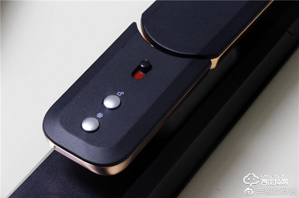 3D人臉識別開門,給家全方位守護:德施曼R8人臉智能鎖體驗 3D人臉識別開門,給家全方位守護:德施曼R8人臉智能鎖體驗