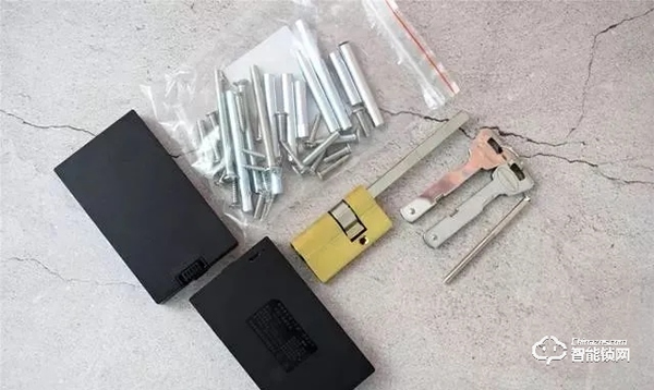 沒有不滿意，只有更高級！全自動智能鎖——德施曼Q5