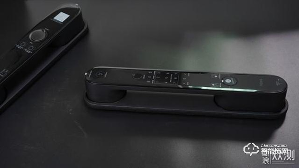 綠米全自動智能推拉鎖D100評測：自動鎖門的鎖