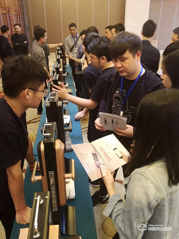 德施曼2019招商大會廣州站圓滿落幕 引領(lǐng)合作 開創(chuàng)行業(yè)新格局 德施曼2019招商大會廣州站圓滿落幕 引領(lǐng)合作 開創(chuàng)行業(yè)新格局