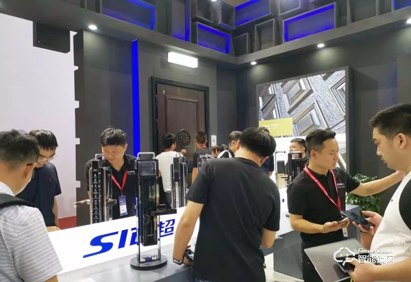 廣州建博會首秀 | 超人智能鎖攜全品類驚艷亮相，掀起熱潮！