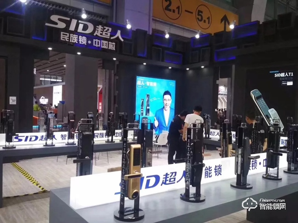 廣州建博會首秀 | 超人智能鎖攜全品類驚艷亮相，掀起熱潮！