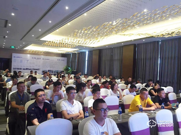 新品X1訂單火爆，超人智能鎖高峰論壇——河南站圓滿成功