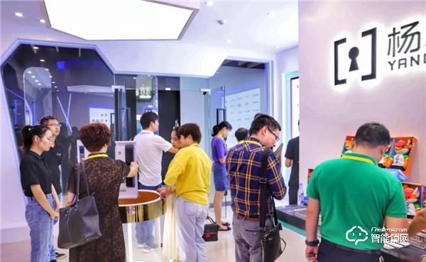 中山小欖五金鎖具博覽會上，楊格實力圈粉