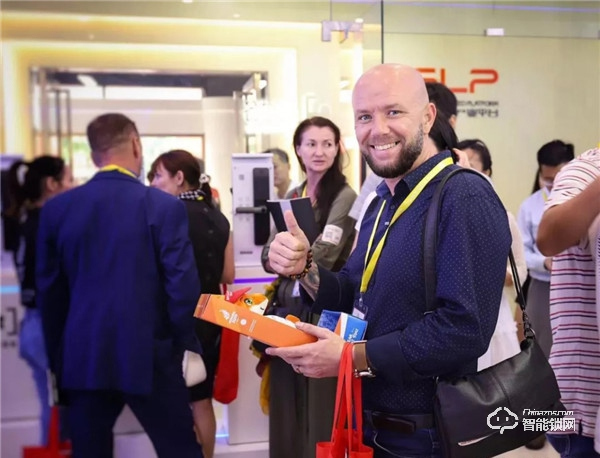 中山小欖五金鎖具博覽會上，楊格實力圈粉