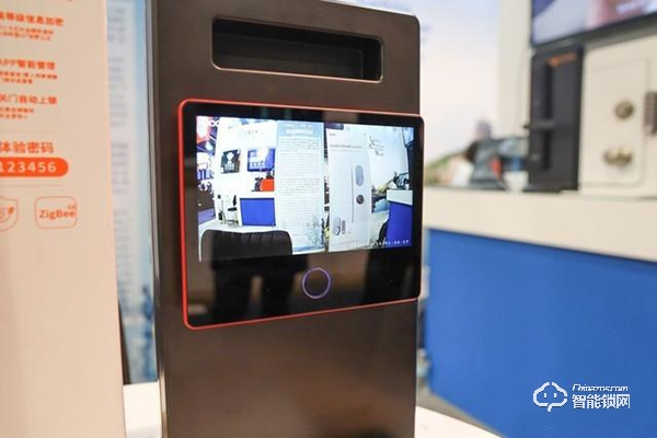 CES鹿客秀：新門鎖似保險箱 智能貓眼大屏震撼