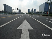 一扇門，隔絕了風雨；一把鎖，守護了安全