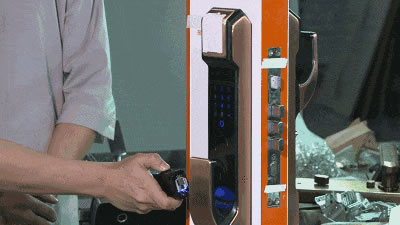 擁有一臺通過12萬次開關試驗的三星智能鎖，是一種怎樣的安心體驗？