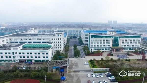 超人鳳凰涅槃，浴火重生。在疫情當下經歷困難，一切謠言止于現