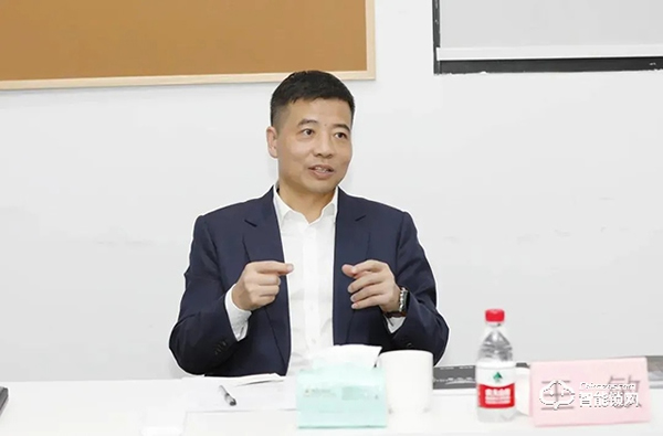 杭州市濱江區區委書記王敏帶隊調研德施曼，強調政企聯動，共同打造濱江智能鎖百億產業