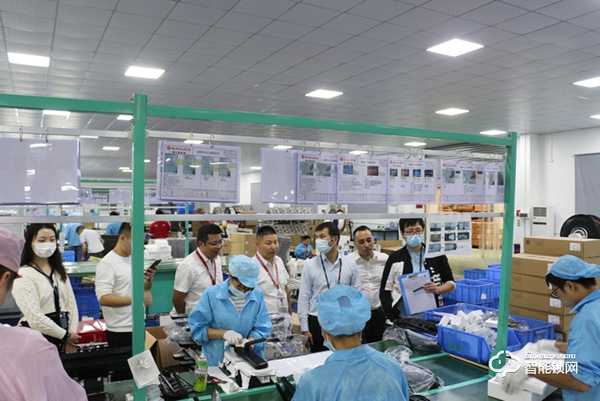 恒大集團材料設(shè)備有限公司領(lǐng)導蒞臨櫻花智能鎖總部參觀考察