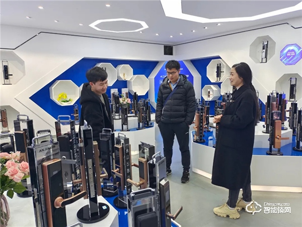 熱烈歡迎南京公安研究院蒞臨安嘉智能鎖考察