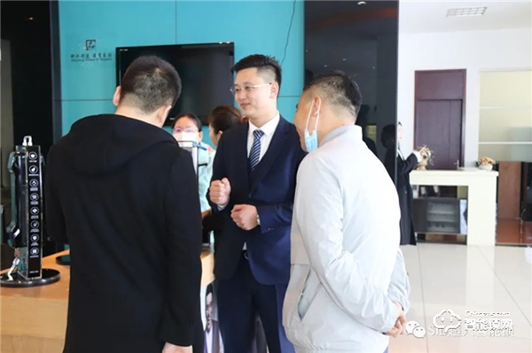 熱烈歡迎西安武漢兩地地產團隊走進超人！