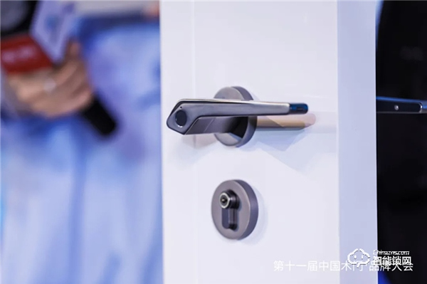 喜訊｜頂固榮獲“優(yōu)質(zhì)供應(yīng)鏈合作伙伴獎(jiǎng)”，助力高定木作高速發(fā)展