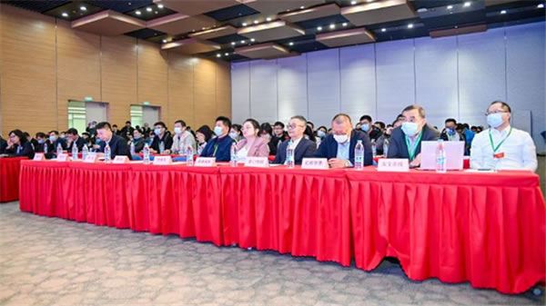 掌門物聯(lián)聯(lián)網(wǎng)型智能門鎖全新產(chǎn)品理念亮相CCLE2021后勤展，人氣爆棚！