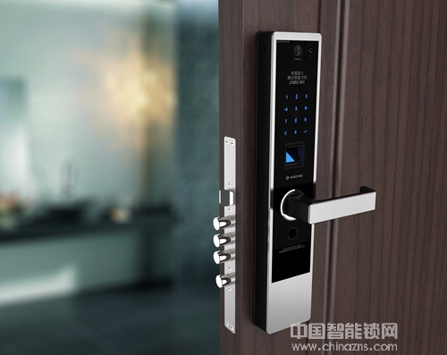 指紋鎖是智能家居發(fā)展最關(guān)鍵的一環(huán)