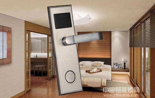 指紋鎖沒電了，房東進不了家門