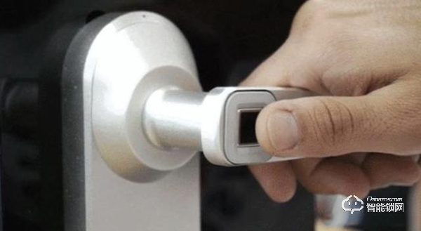 專家評面部識別智能門鎖：現階段安全系數低，還是選靠譜的