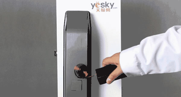 智能門鎖靈魂三連問 家裝該不該換把智能鎖？