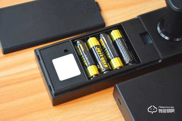 智能門鎖的三種供電方式