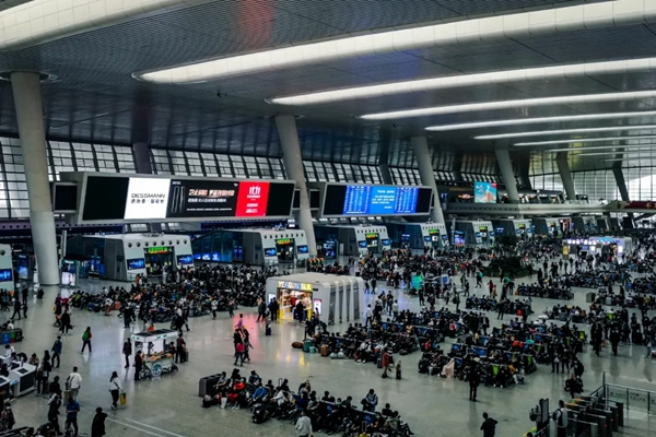 德施曼麒麟R8“刷臉”亮相各大機(jī)場高鐵站，二代3D人臉智能鎖迅速引爆中高端市場