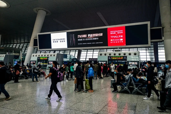 德施曼麒麟R8“刷臉”亮相各大機(jī)場高鐵站，二代3D人臉智能鎖迅速引爆中高端市場