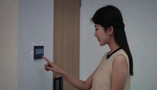 海爾智慧家居：卡薩帝「指揮家」智能面板