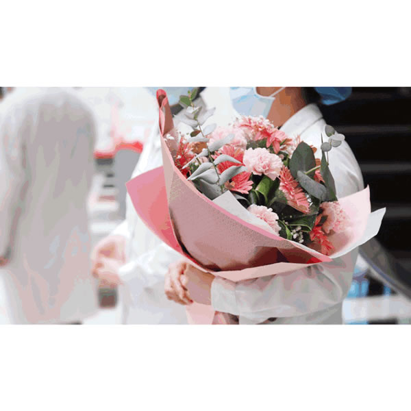 News | 楊格，歡迎最美逆行者歸來！