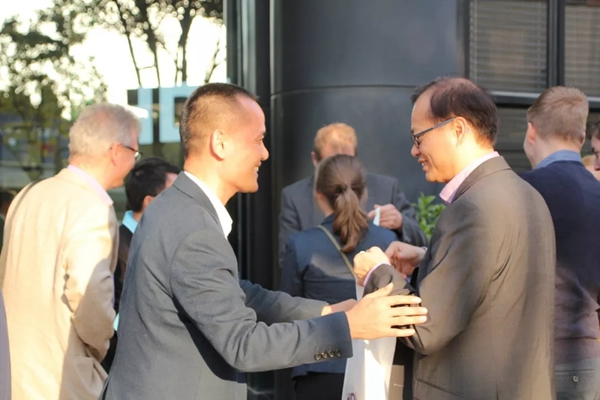 河?xùn)|智能家居迎德國(guó)耶拿應(yīng)用技術(shù)大學(xué)師生來(lái)訪HDL