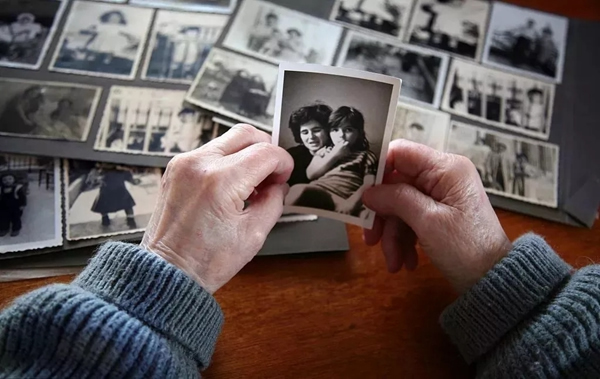 洛克思格：傾其鎖有 予愛予護