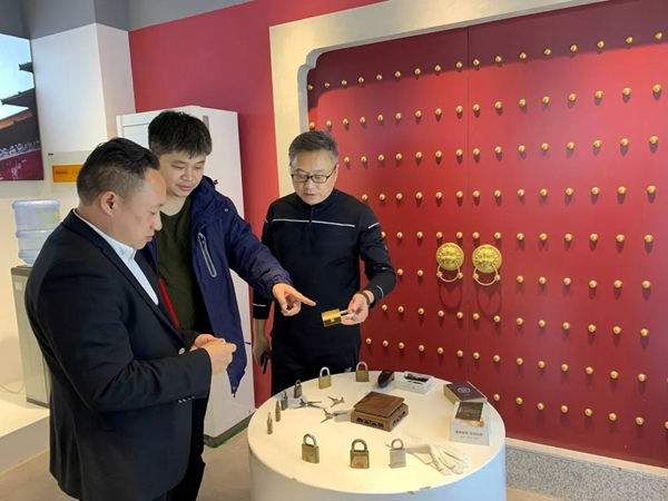 箭牌智能科技迎接江蘇省鎖業協會參觀交流 箭牌智能科技迎接江蘇省鎖業協會參觀交流