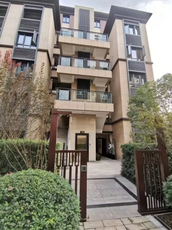 六孚指紋防盜鎖中標(biāo)重慶中央美地智能鎖集采項(xiàng)目