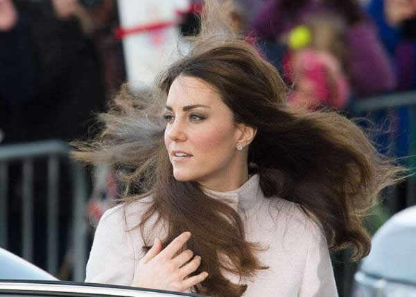 家里裝了指紋鎖，但是手容易出汗，打不上指紋怎么辦？