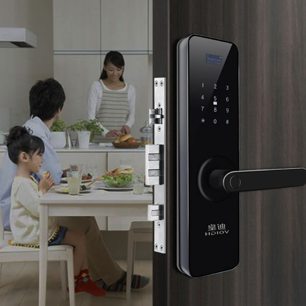 為什么要給父母買一把指紋鎖？這兩個忘帶鑰匙的新聞就是答案