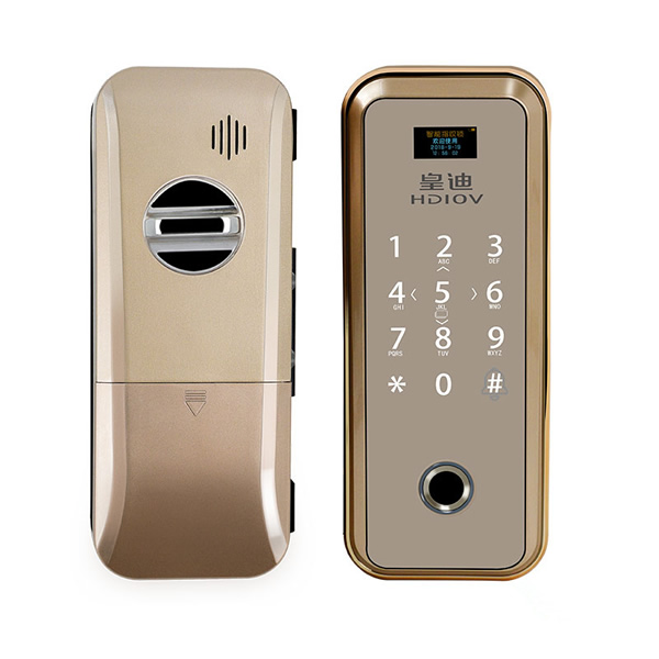 按了十多次指紋，終于打開了門，該換智能鎖了啊