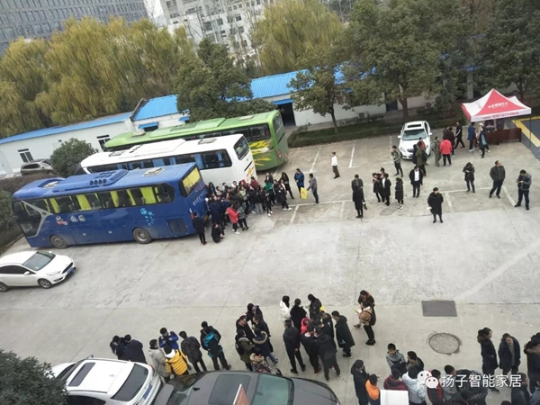 揚(yáng)子智能家居園區(qū)迎來合肥市168中學(xué)的師生朋友們