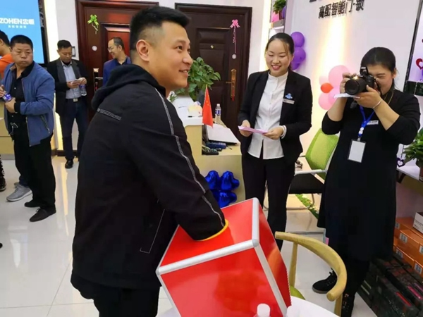 忠恒智能門(mén)鎖石家莊旗艦店開(kāi)門(mén)紅