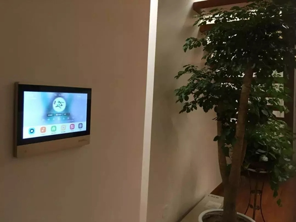 南京物聯(lián)智能家居全屋智能系統(tǒng)下的復(fù)式別墅