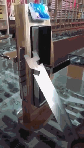 指紋鎖的后擋板指的什么？