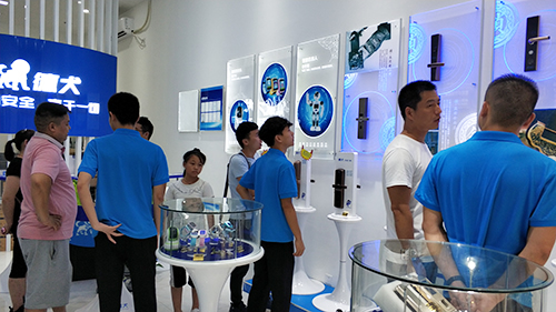 智能鎖利潤(rùn)有多大？加盟德犬智能鎖生財(cái)有道