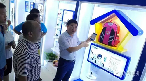 開學(xué)在即，你該給孩子買個德犬護脊減負(fù)健康書包了