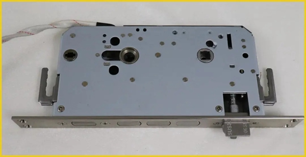 顏值超群，內在有料！行業權威媒體拆機測評KUB-KX9智能鎖!