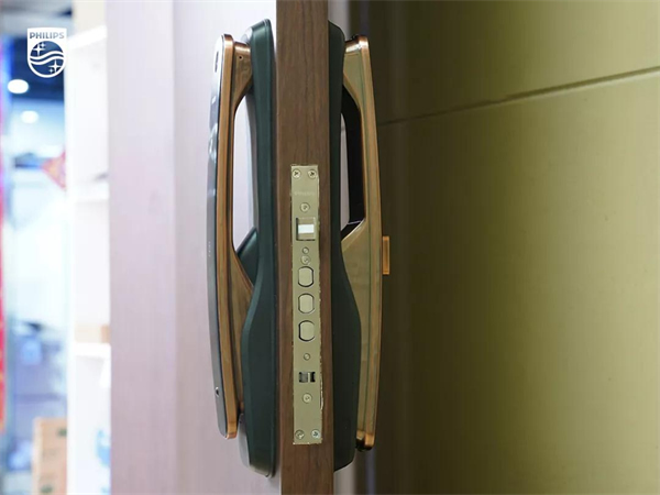 飛利浦智能鎖丨為什么說導向片對智能鎖的安裝很重要