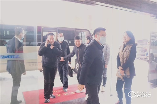 市委書(shū)記新年“三服務(wù)”首訪超人，勉勵(lì)企業(yè)堅(jiān)定信心乘勢(shì)而上，搶機(jī)遇抓發(fā)展