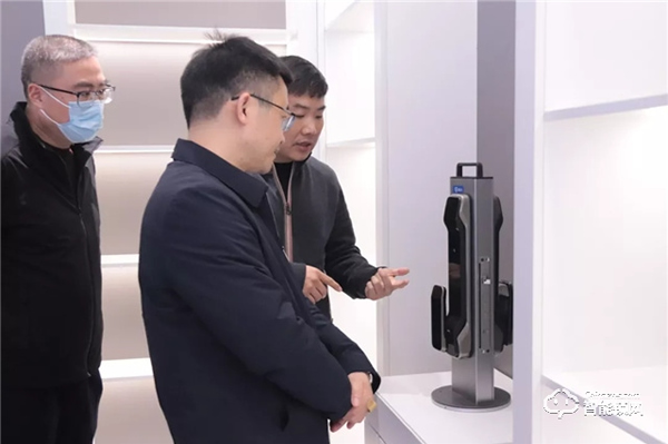 市委書(shū)記新年“三服務(wù)”首訪超人，勉勵(lì)企業(yè)堅(jiān)定信心乘勢(shì)而上，搶機(jī)遇抓發(fā)展