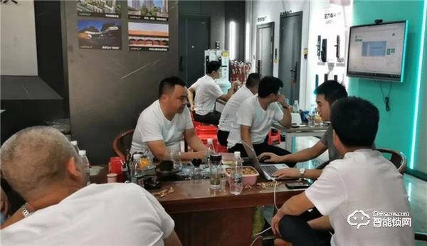 大干100天 沖刺年目標 江西贛北王力安全門智能鎖大干100天啟動會勝利召開