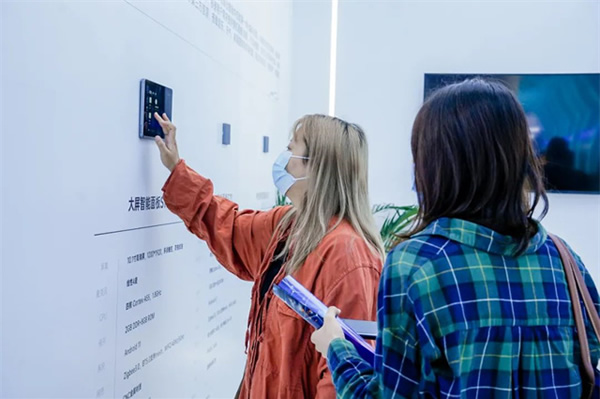 高交會丨AI賦能家居生活，思必馳智能中控解決方案“聲”動全場