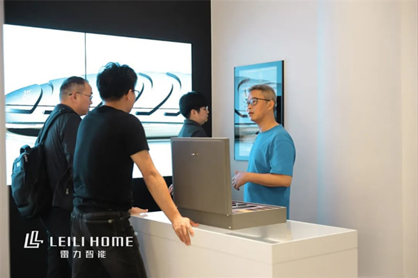 雷力藝術(shù)智能生活品鑒會(huì)圓滿成功