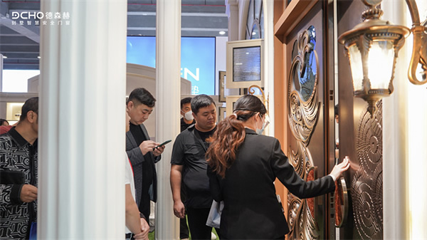 德森赫×高定展｜重磅亮相，開啟藝術智能門窗新時代
